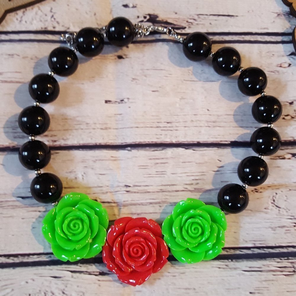 Toddler Girls Beaded Rose Necklace NEW - Picture 3 of 3